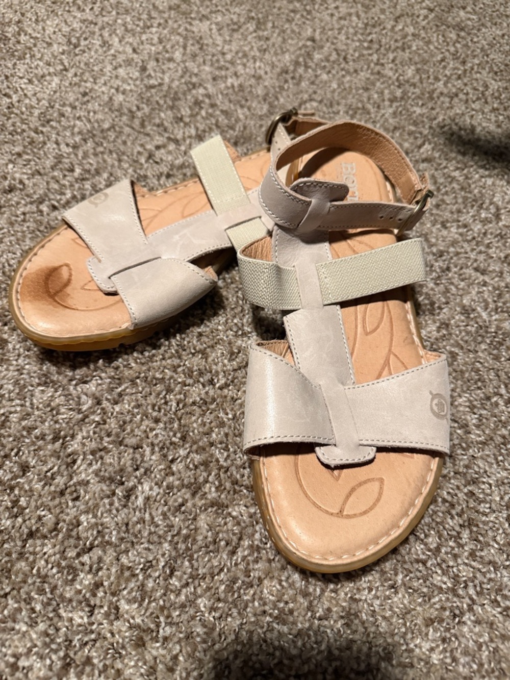 Beautiful Born beige leather buckle sandals (9)